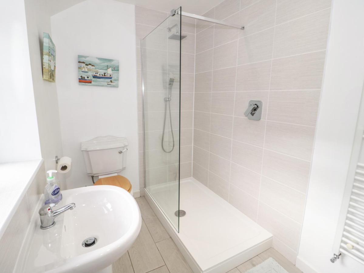 3 St Davids Place * Llandudno