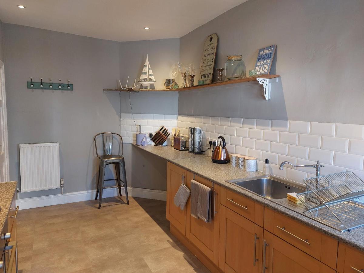 Apartment, Quirky Pub With Tropical Beer Garden Apartment *