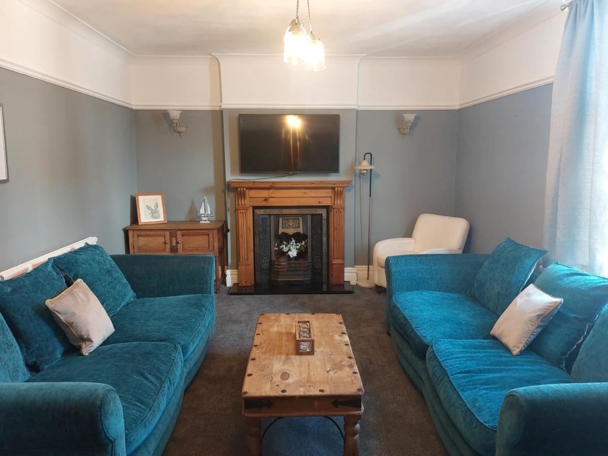 Apartment, Quirky Pub With Tropical Beer Garden Apartment *