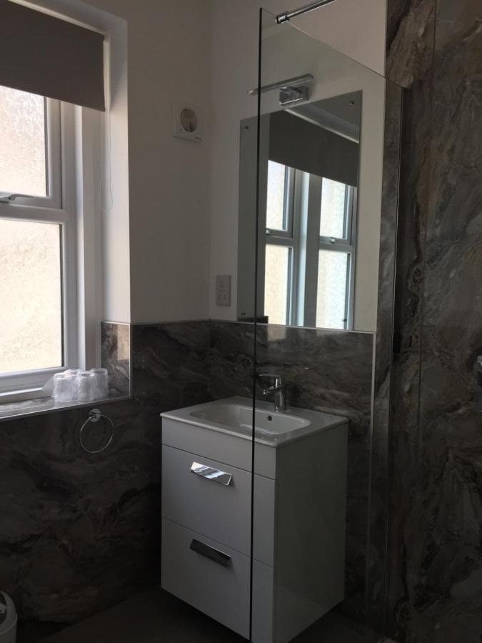 Plas Gorwelion - Adult Only