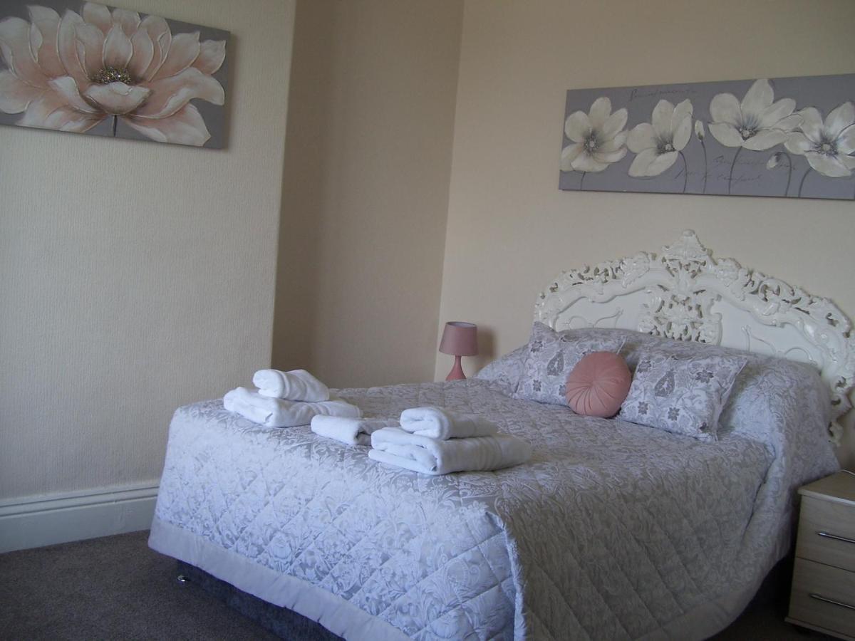 Plas Gorwelion - Adult Only Guest house *