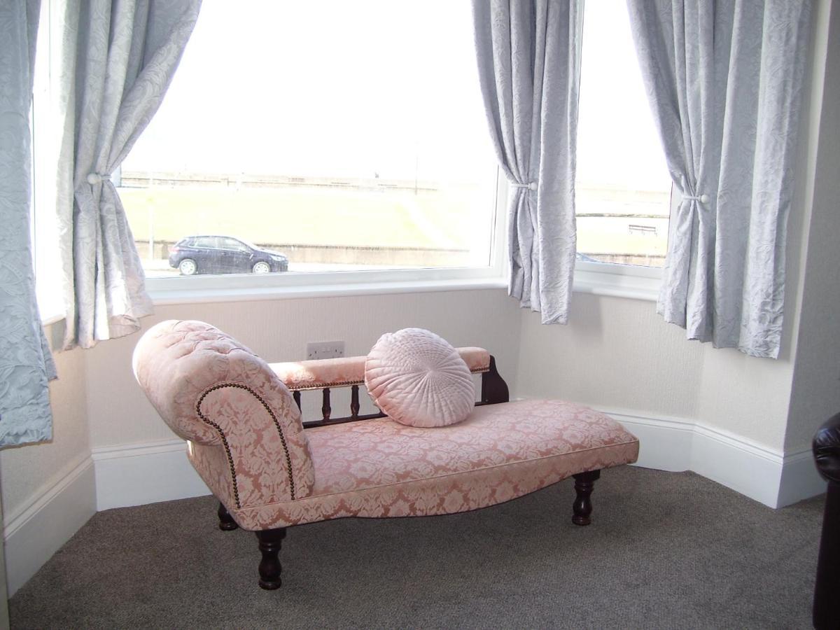 Plas Gorwelion - Adult Only *