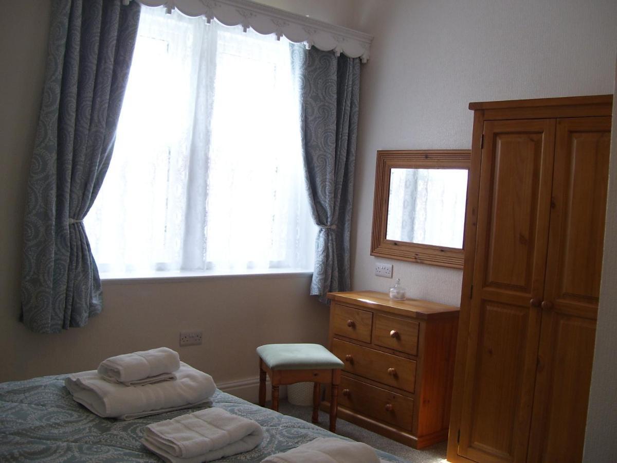 Plas Gorwelion - Adult Only Guest house