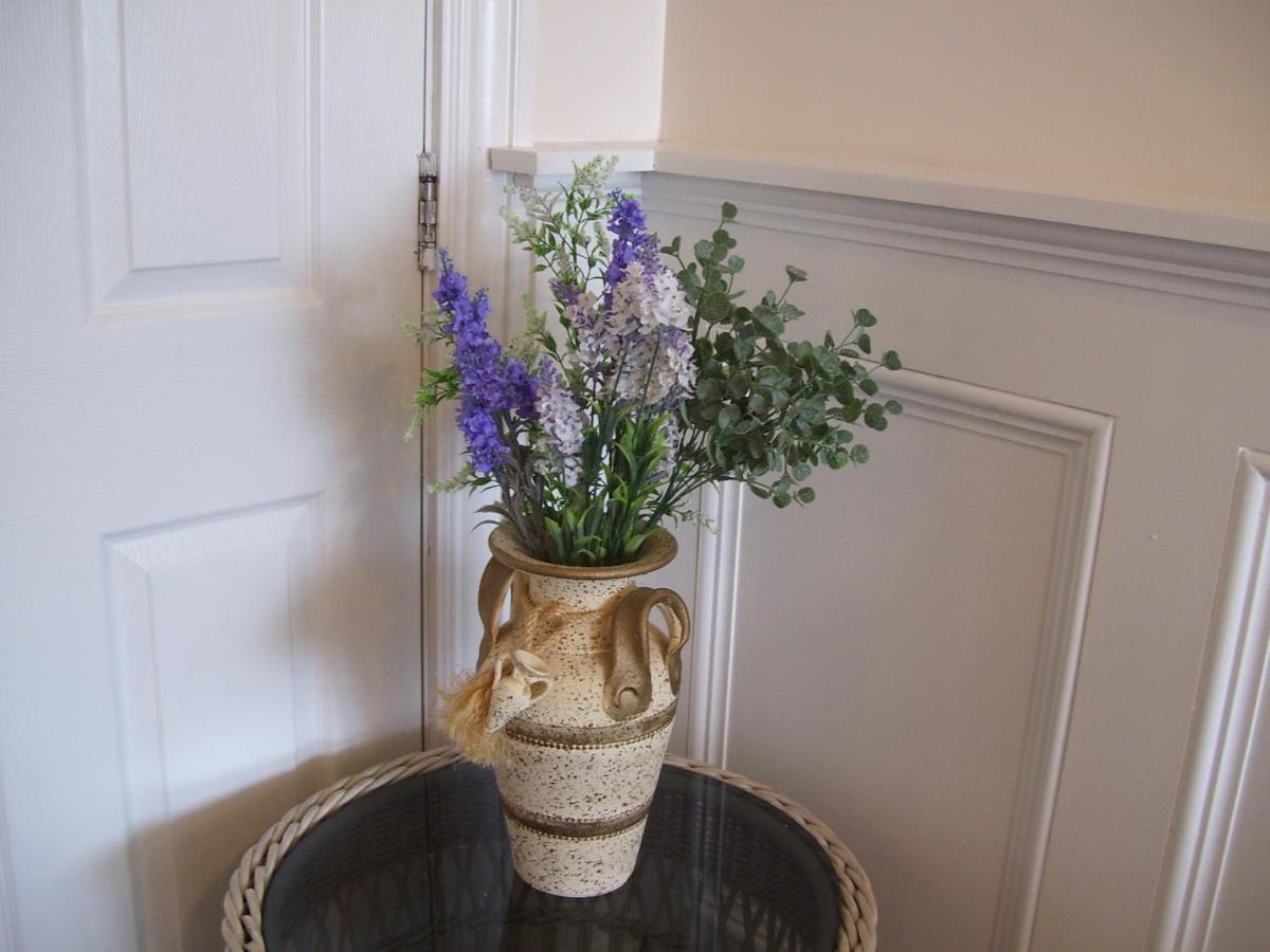 Plas Gorwelion - Adult Only Guest house *