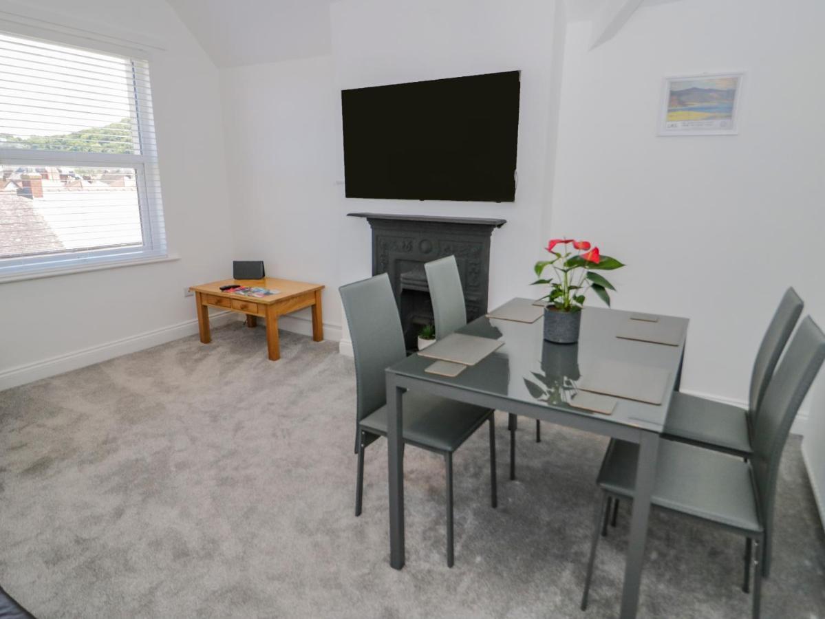 Apartment 10 Carmen Sylva Road *