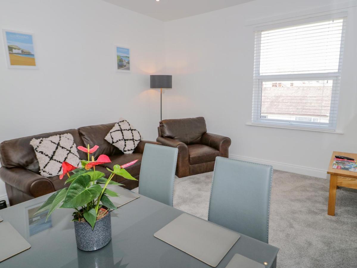 10 Carmen Sylva Road Apartment *