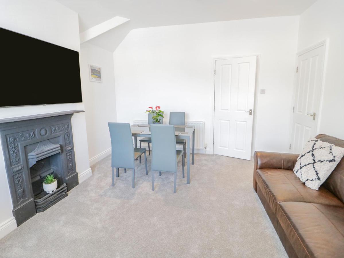 10 Carmen Sylva Road * Llandudno
