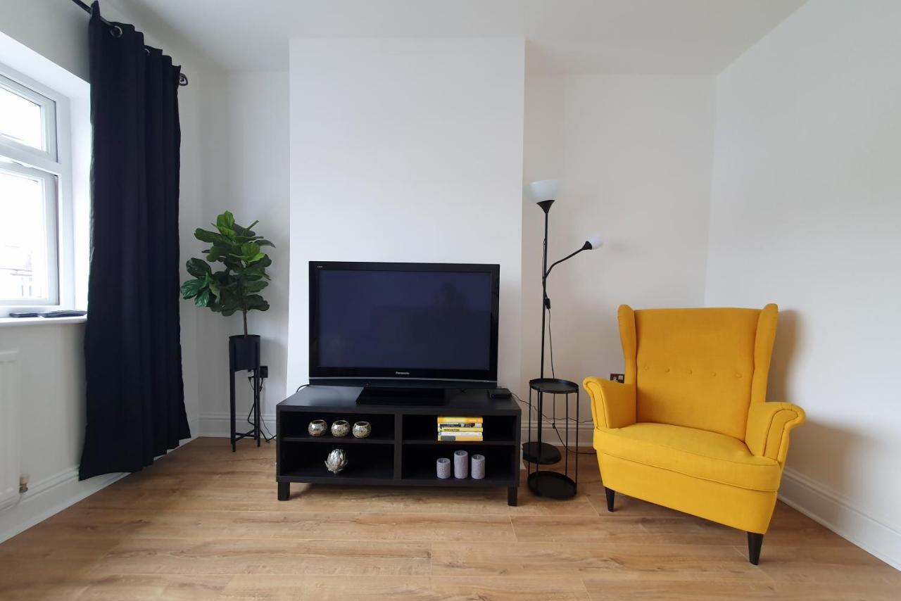 One Bed With Sofa Bed Apartment *