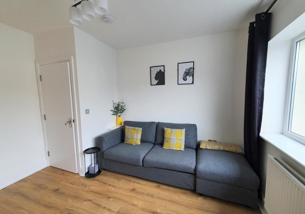 One Bed With Sofa Bed *