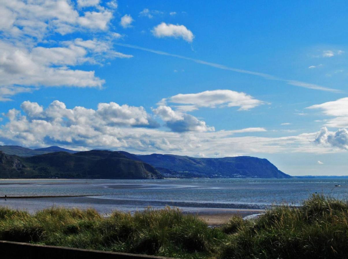 Apartment Lovely, Cosy Beachside 1 - Perfect Location