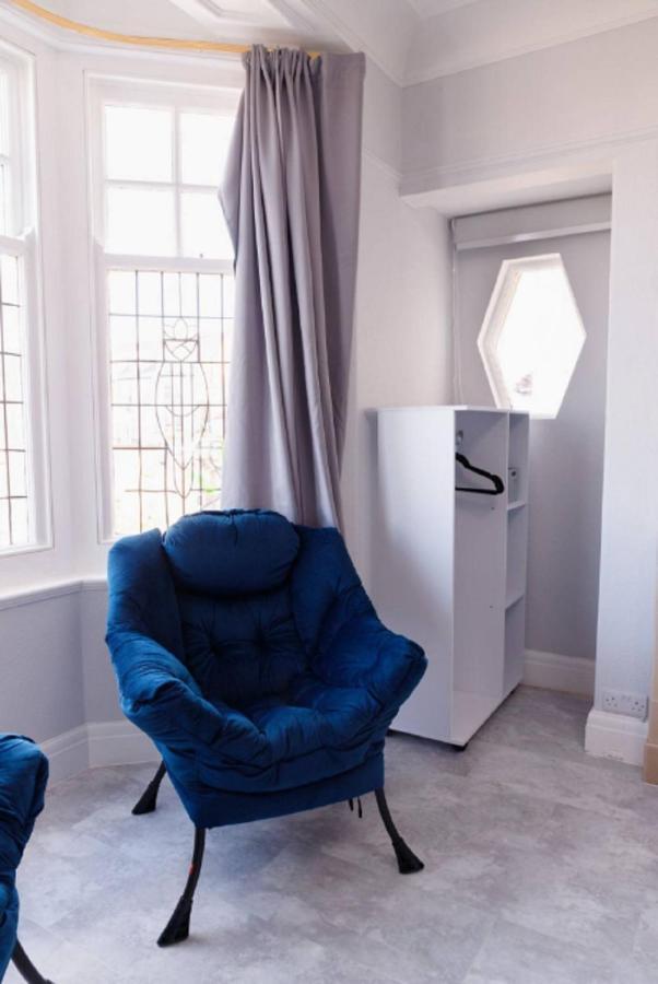 Apartment Lovely, Cosy Beachside 1 - Perfect Location Llandudno