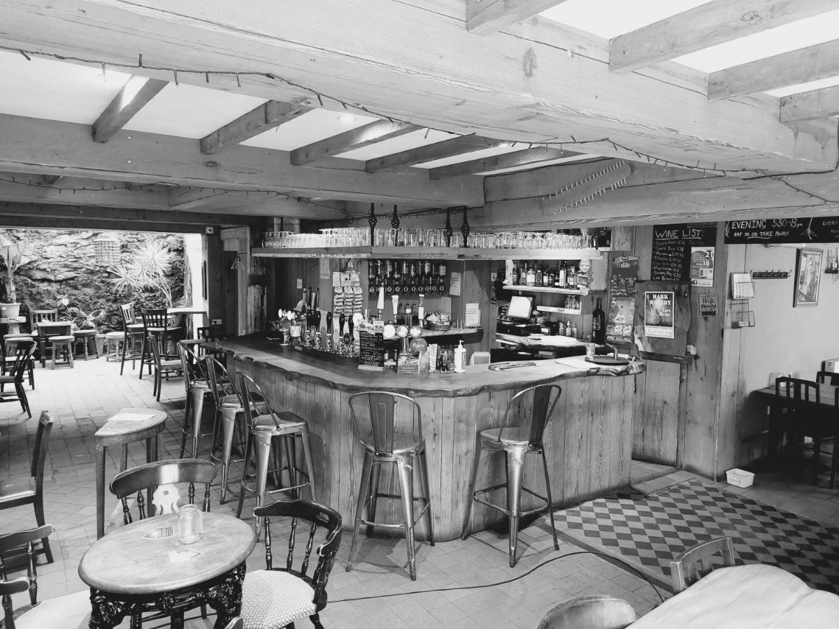 Apartment, Quirky Pub With Tropical Beer Garden Apartment