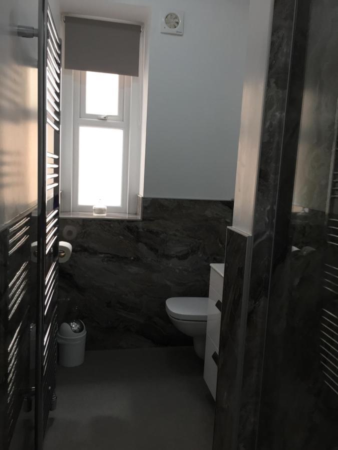 Plas Gorwelion - Adult Only