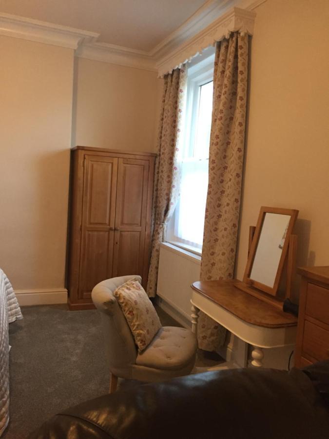 Plas Gorwelion - Adult Only Guest house