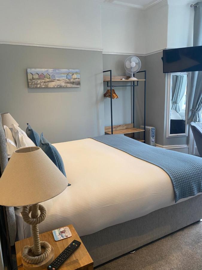 Beachside 4*