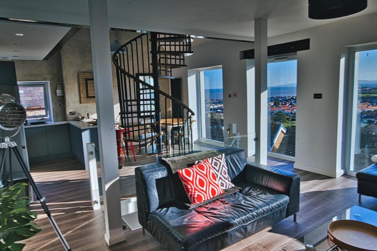 Detached House With Amazing Sea View And Hot Tub Holiday home *