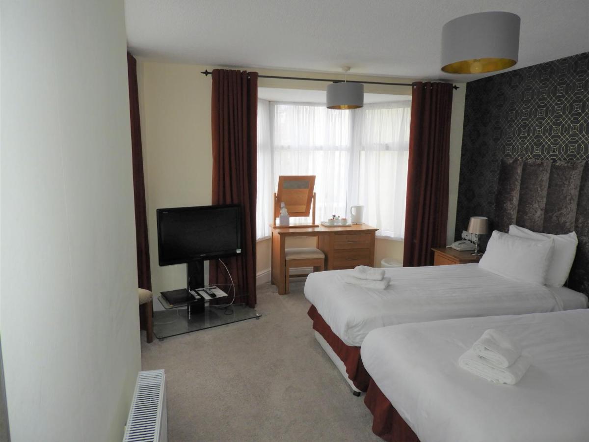 Merrion 3*