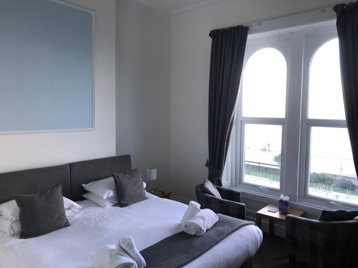 The Oasis 4*