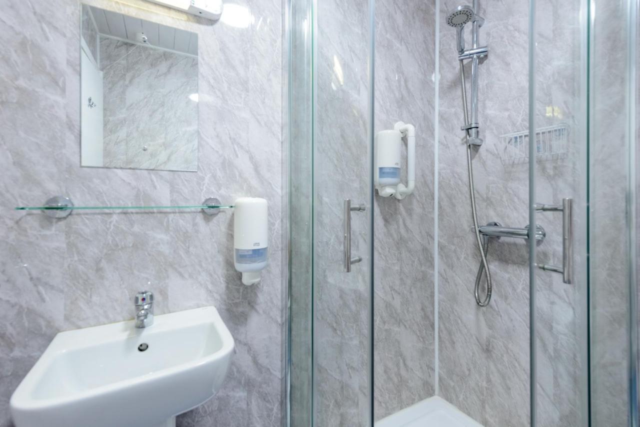 Somerset Hotel 3*