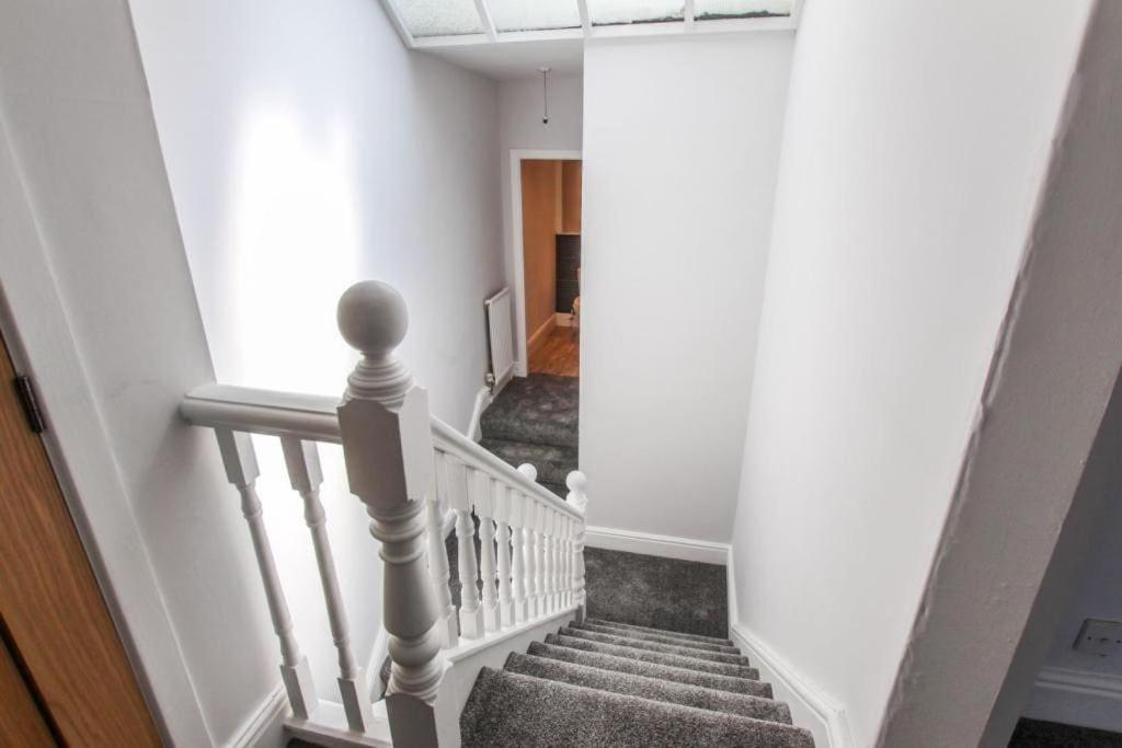 Beautiful Newly Refurbished Close To The Promenade.
