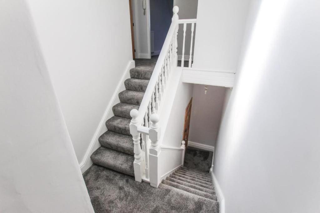 Beautiful Newly Refurbished Close To The Promenade. Apartment