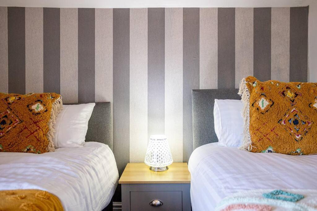 Beautiful Newly Refurbished Close To The Promenade. * Llandudno