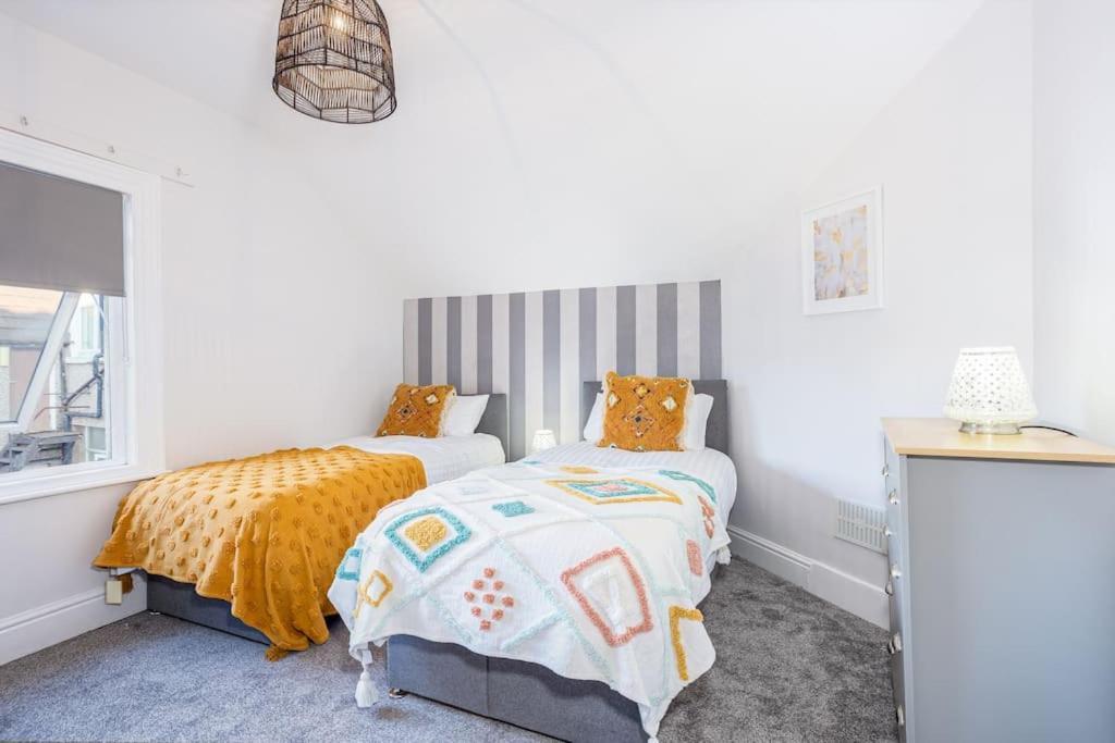 Beautiful Newly Refurbished Close To The Promenade. *