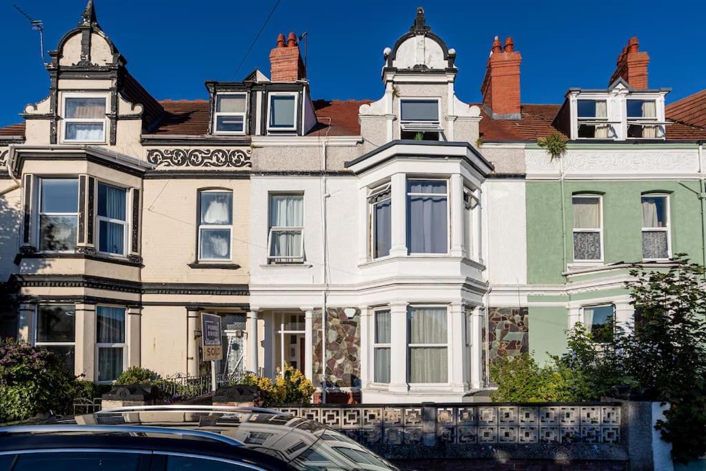 Beautiful Newly Refurbished Close To The Promenade. Apartment
