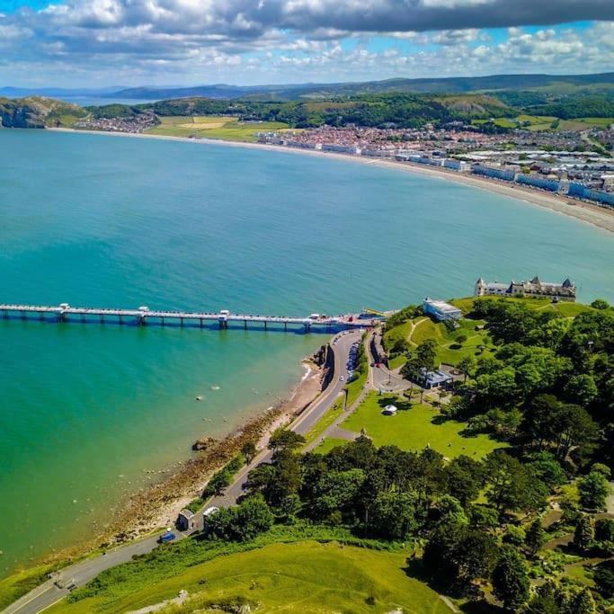 Beautiful Newly Refurbished Close To The Promenade. * Llandudno