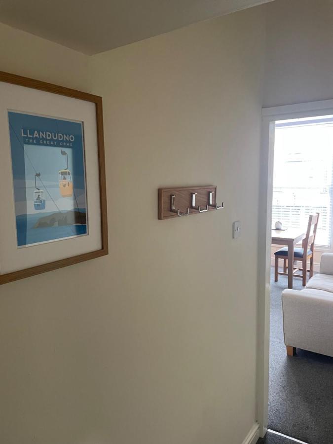 Apartment Beautifully Presented Victorian Within Walking Distance To