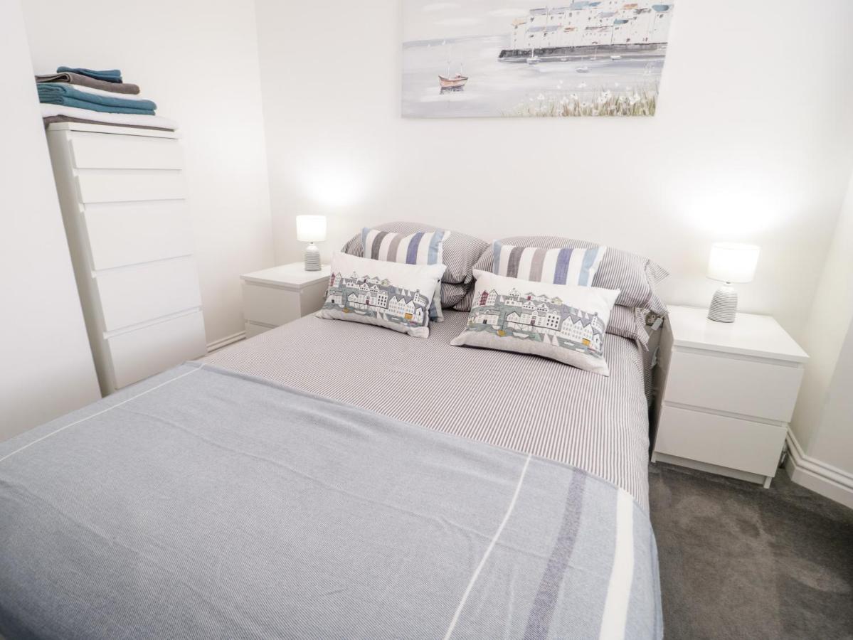 6 Apartment