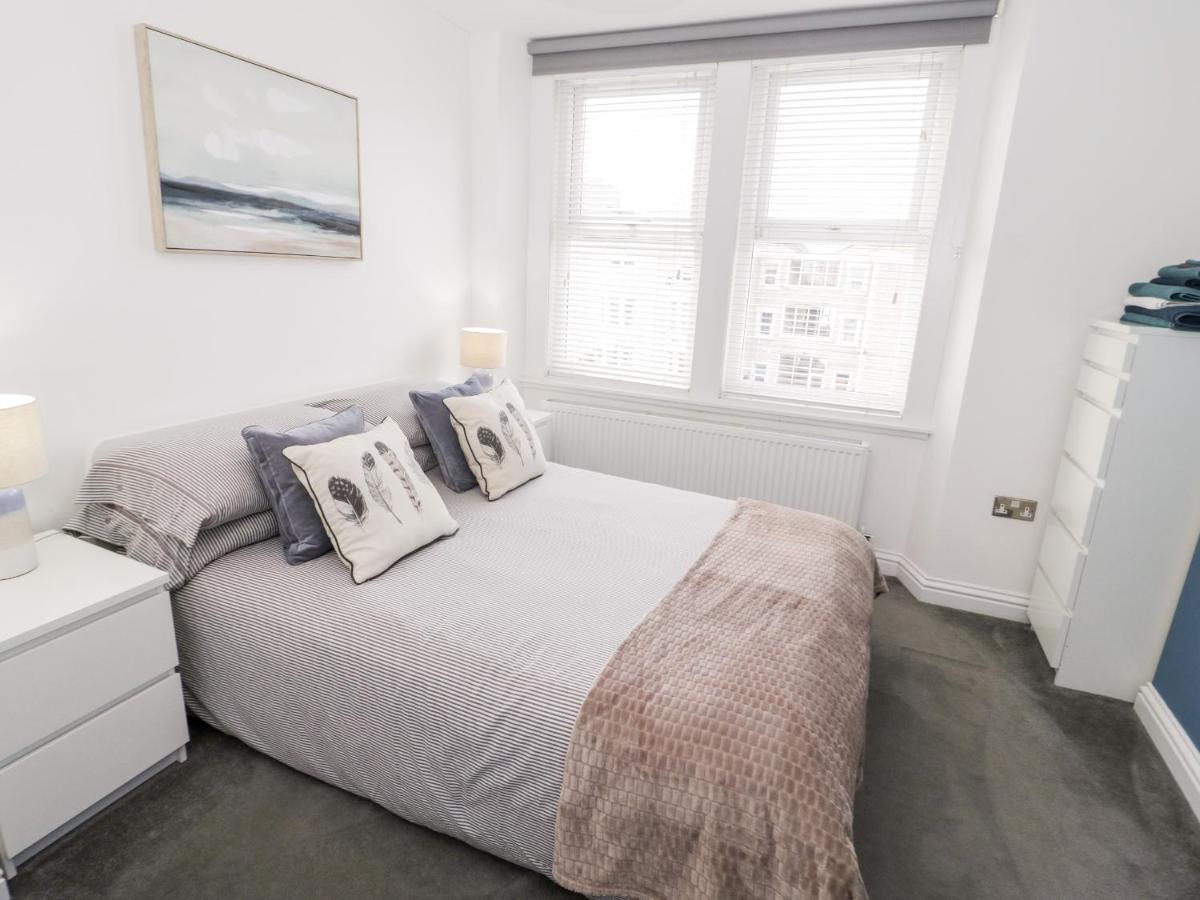 6 Llandudno