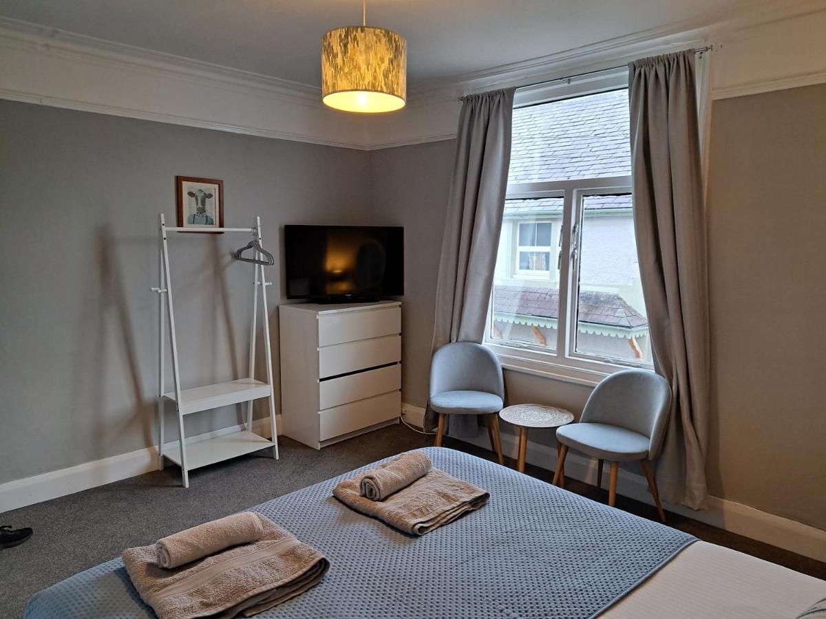 Apartment Apartment, Quirky Pub With Tropical Beer Garden Llandudno