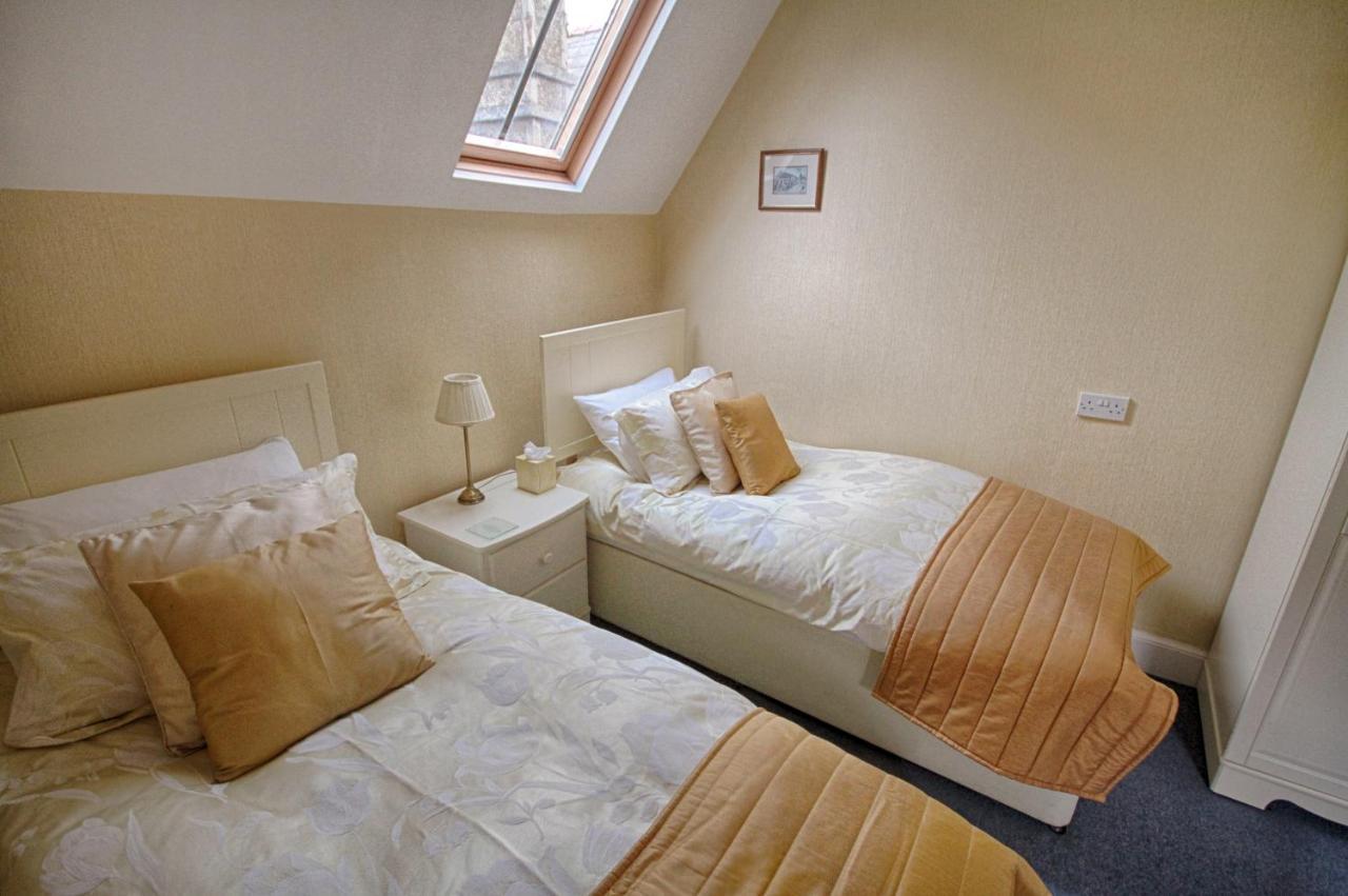 Guest house Holcombe House 4*
