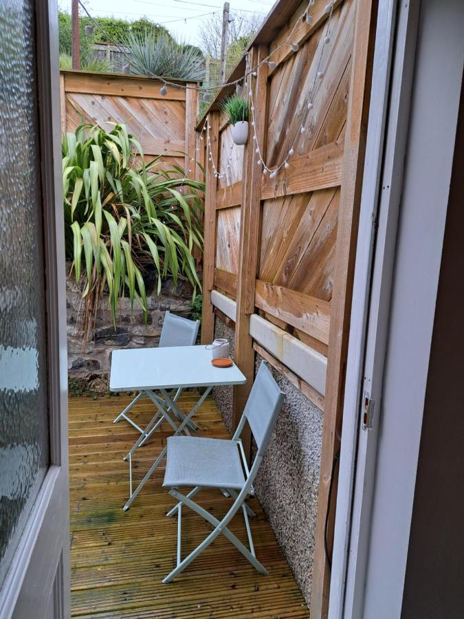 Apartment, Quirky Pub With Tropical Beer Garden