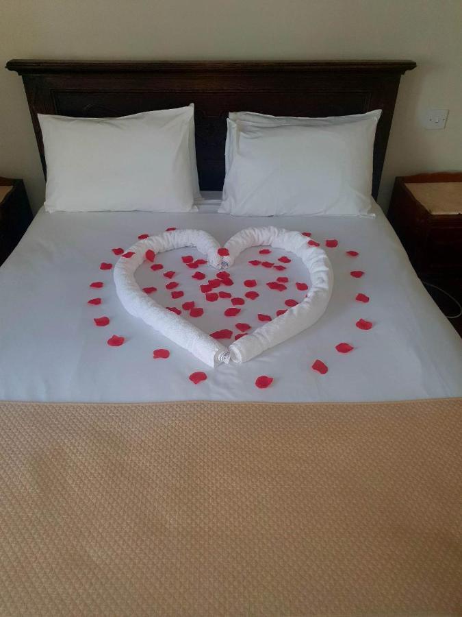 Rose Tor Hotel 2*