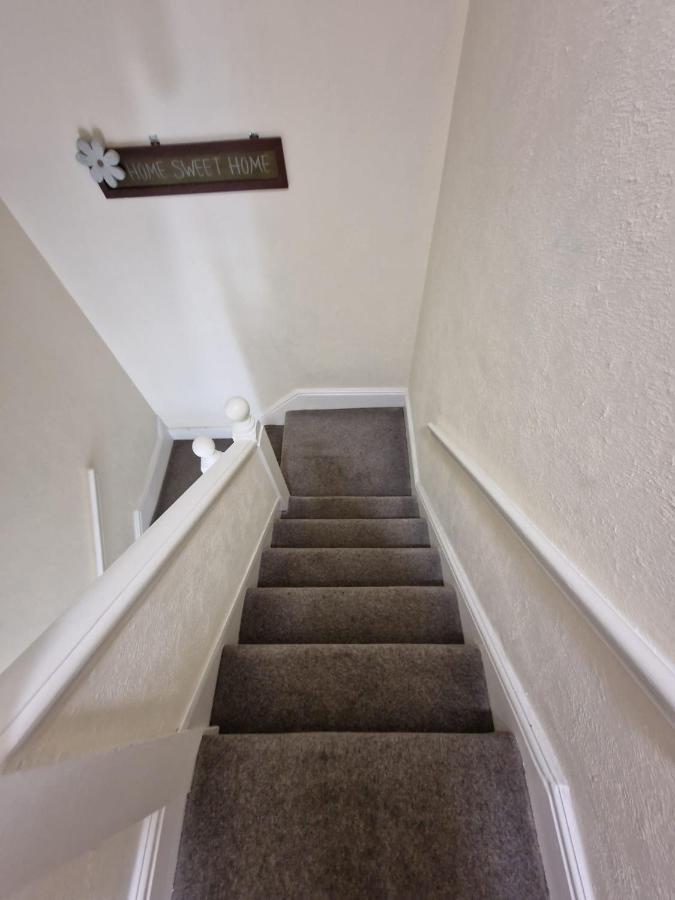 Apartment Modern 2bed Close To The Promenade & Theatre *