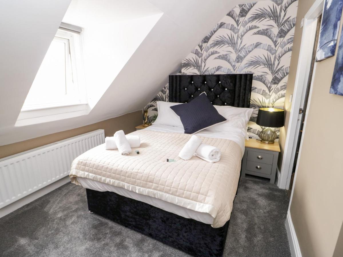 23 Deganwy Avenue * Llandudno