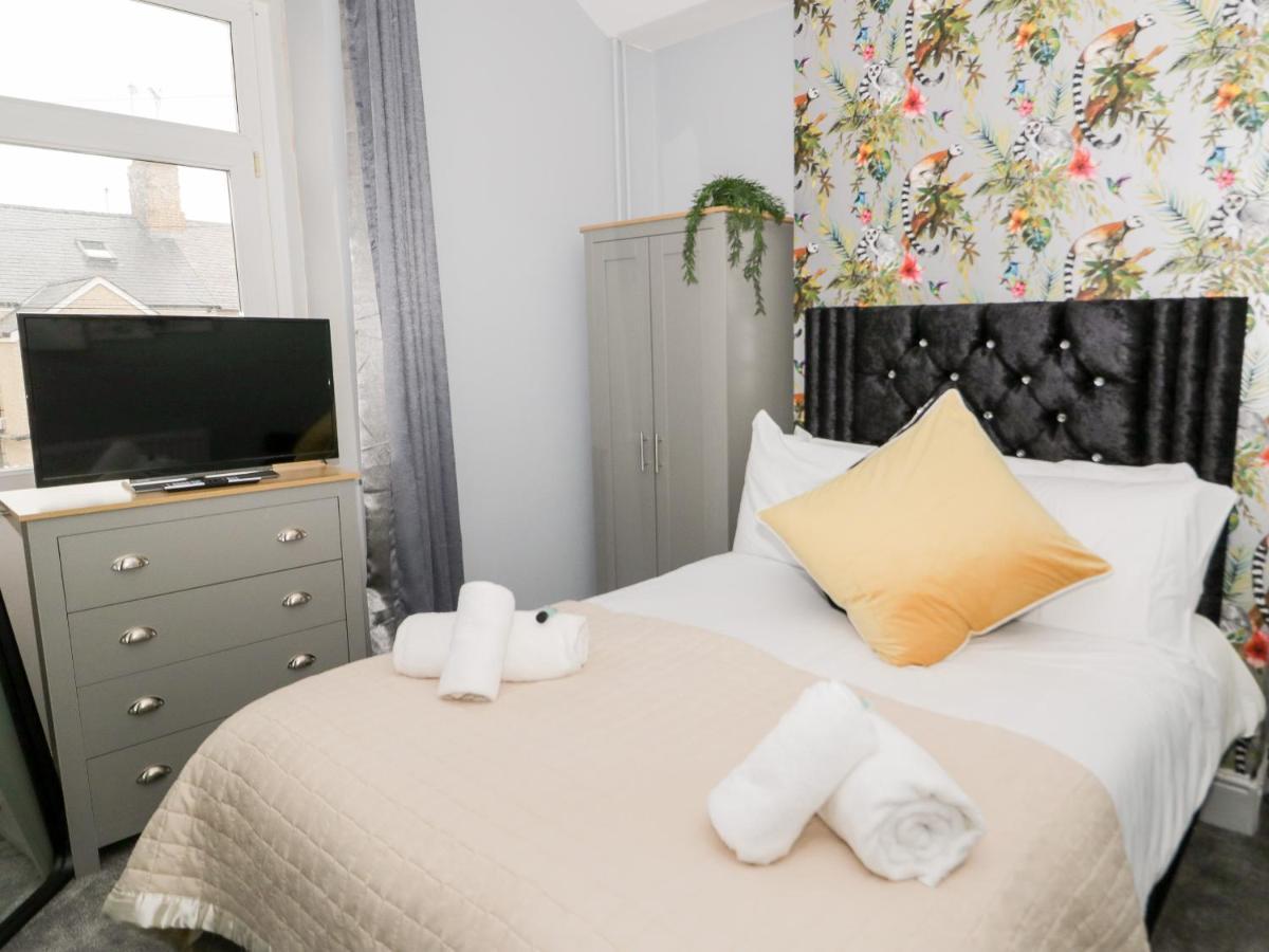 23 Deganwy Avenue Holiday home *