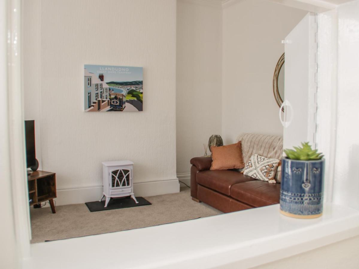 Llewelyn Apartment