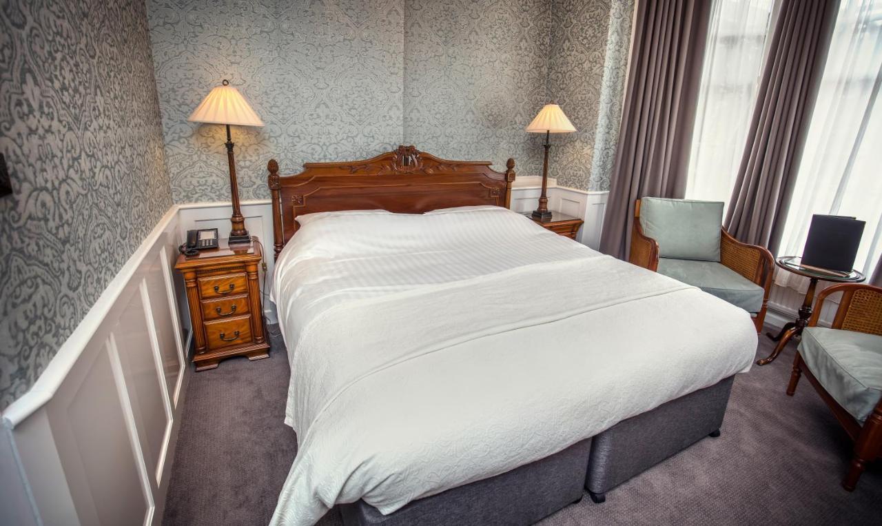 Dunoon Hotel 4*