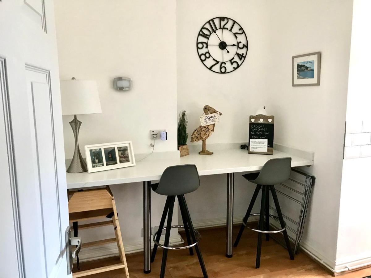 Beautiful First Floor - 4 Orme Rise, Apartment *