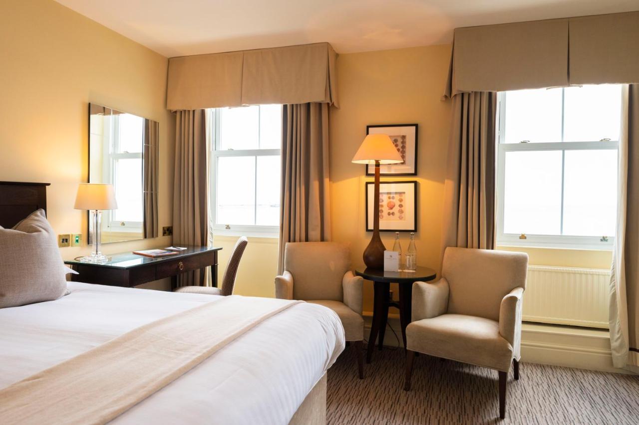 St George's - Hotel