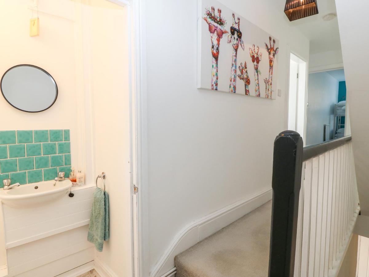 1 - Apartment *