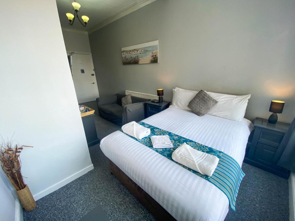 The Broadway 3*