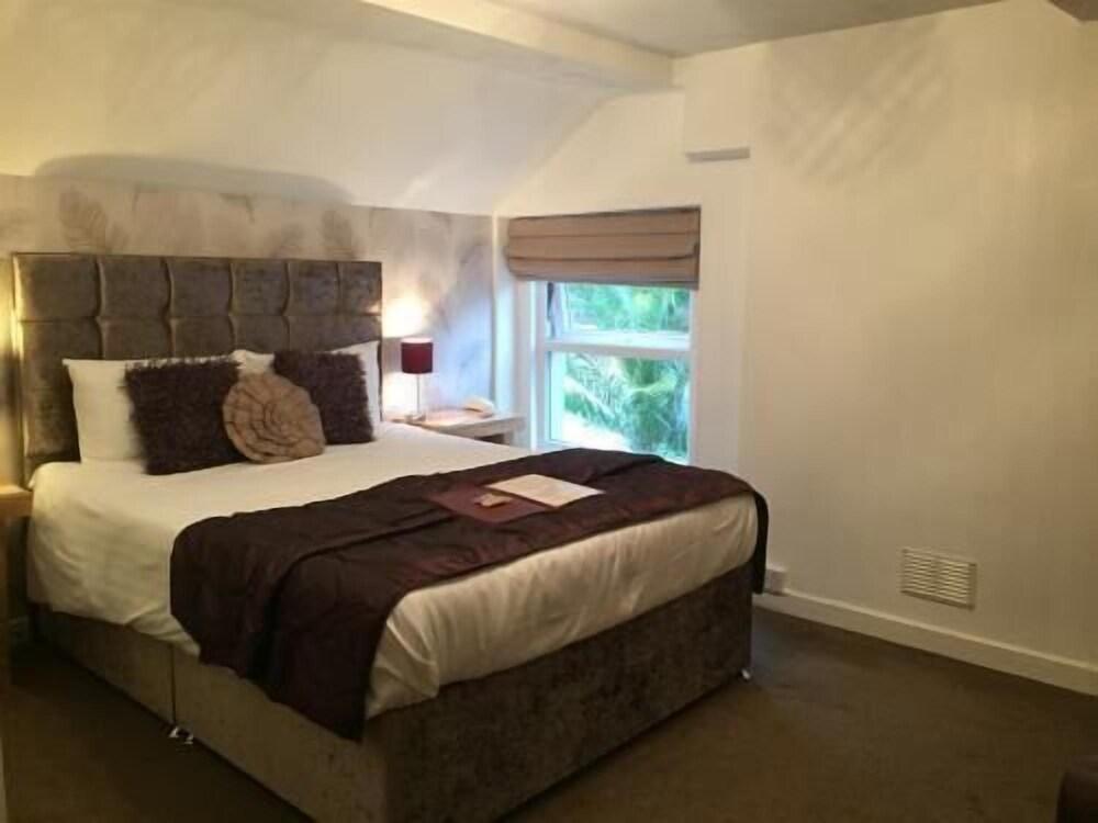 Lynton House Guest house 4*