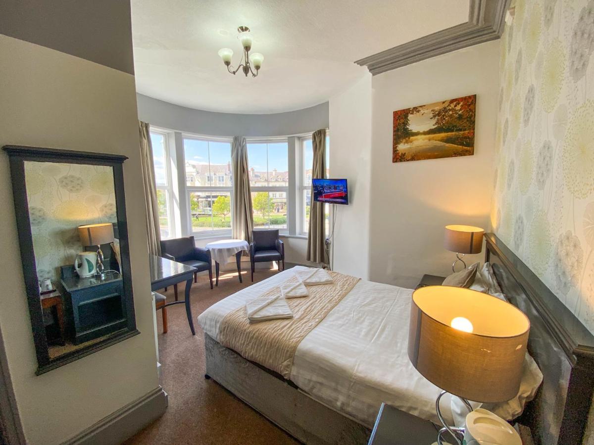 The Broadway 3* Llandudno