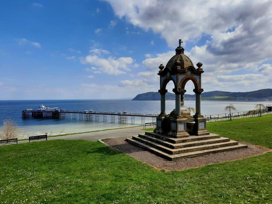 Mona - 3 Bed In Holiday home *