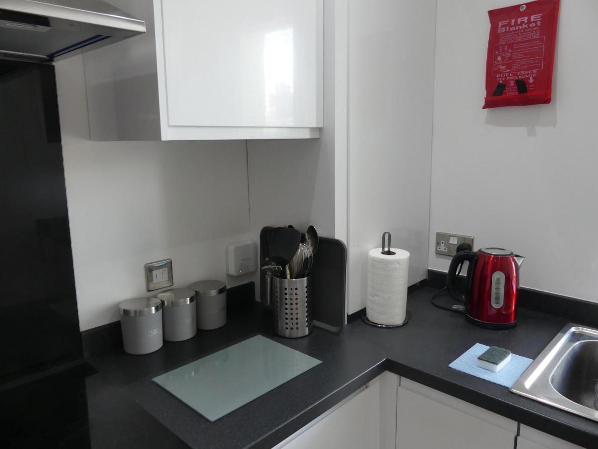 Flat 3, Willow Court * Llandudno