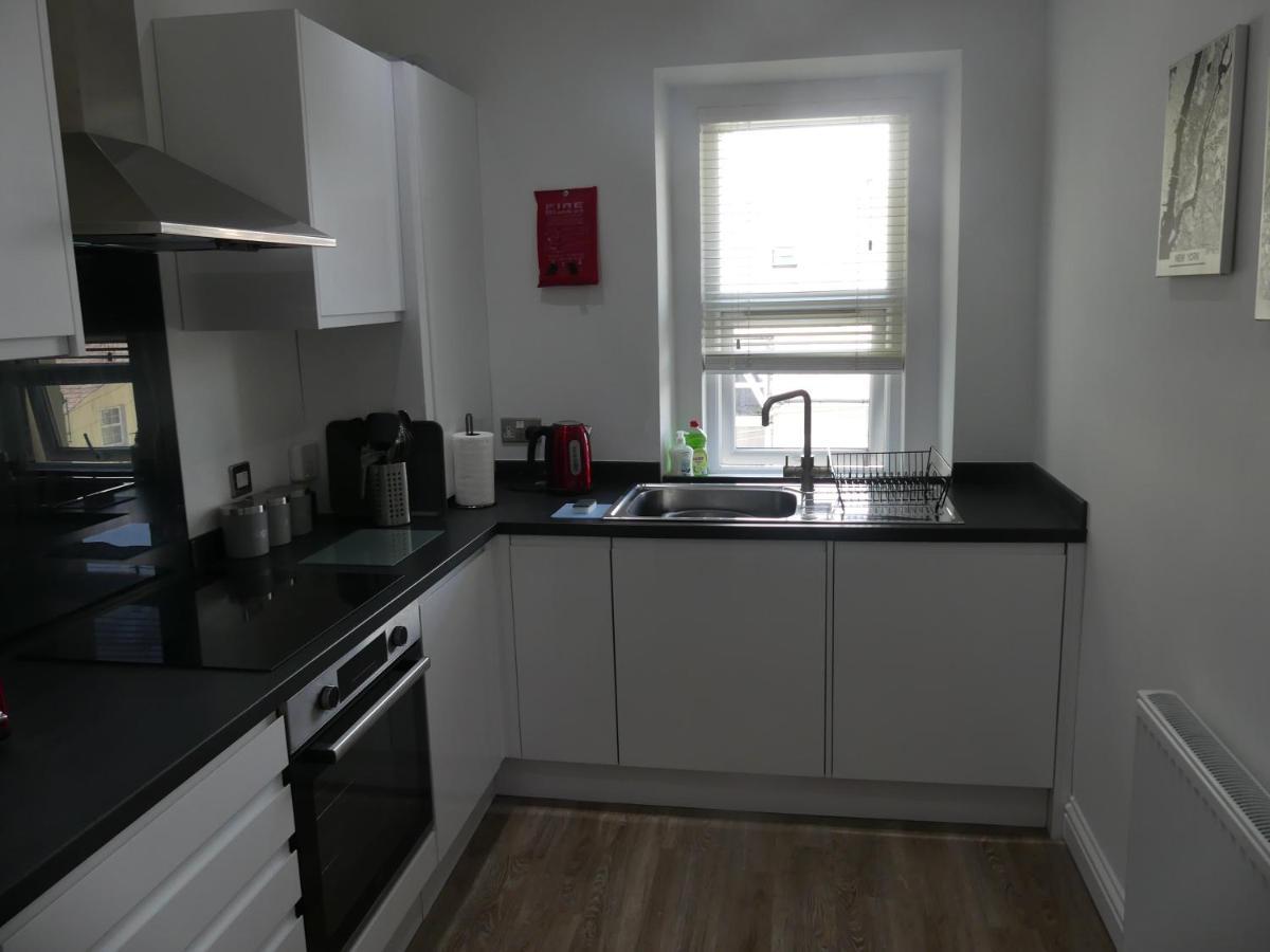 Flat 3, Willow Court * Llandudno